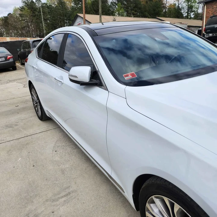 2015 Hyundai Genesis - Image 14 of 18