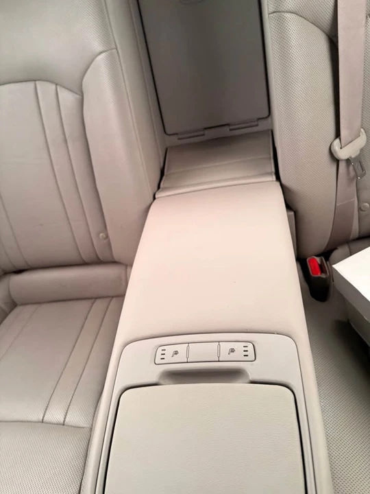 2015 Hyundai Genesis - Image 9 of 10