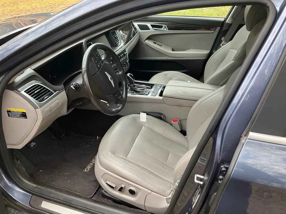 2015 Hyundai Genesis - Image 5 of 5