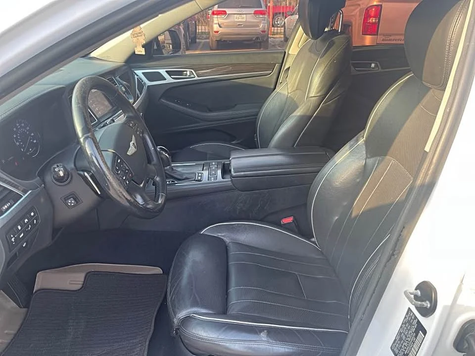 2015 Hyundai Genesis - Image 4 of 4