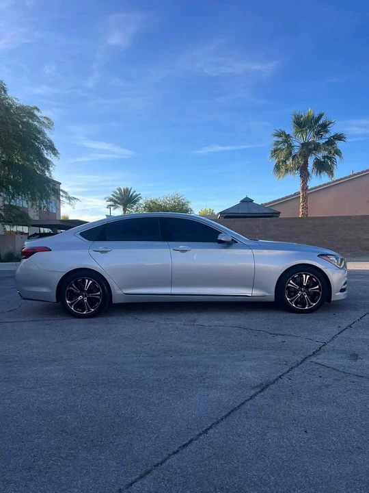 2015 Hyundai Genesis - Image 2 of 12