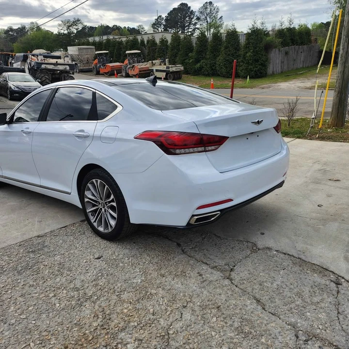 2015 Hyundai Genesis - Image 17 of 18