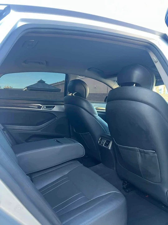 2015 Hyundai Genesis - Image 11 of 12