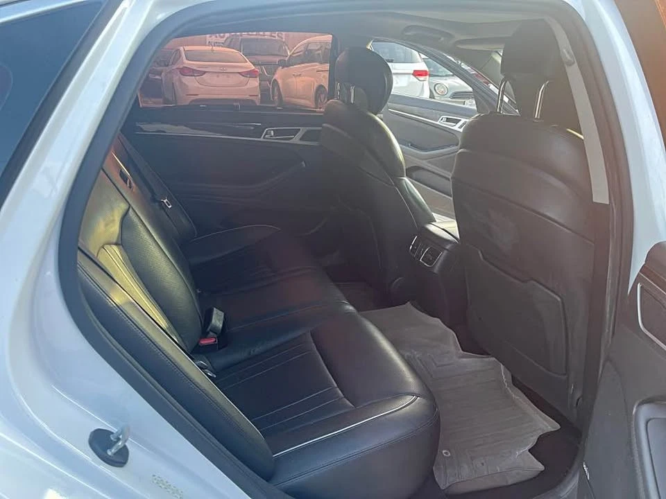 2015 Hyundai Genesis - Image 8 of 15