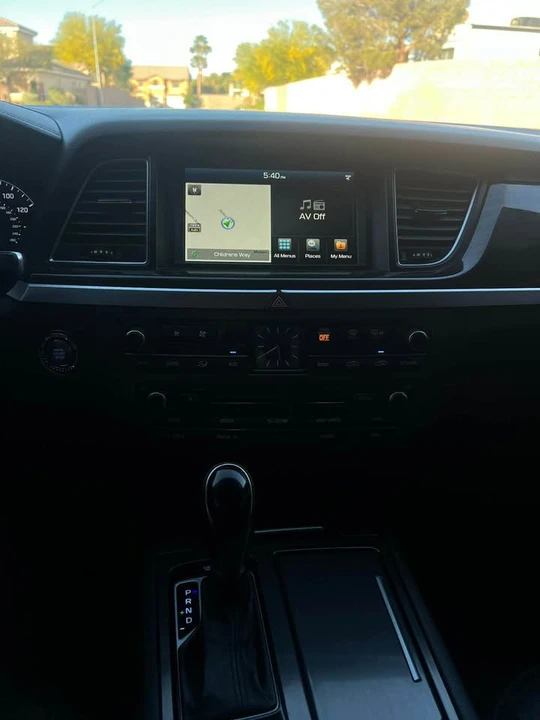 2015 Hyundai Genesis - Image 10 of 12