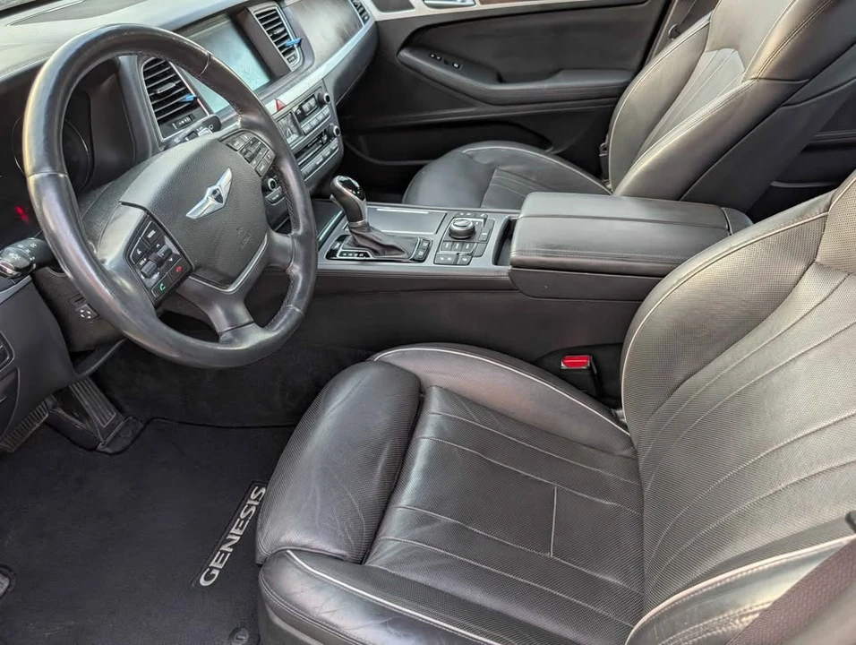 2015 Hyundai Genesis - Image 11 of 15