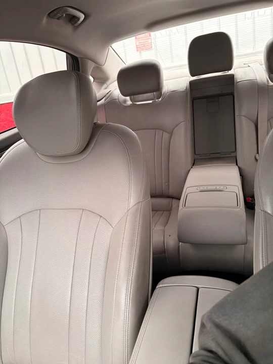 2015 Hyundai Genesis - Image 8 of 10