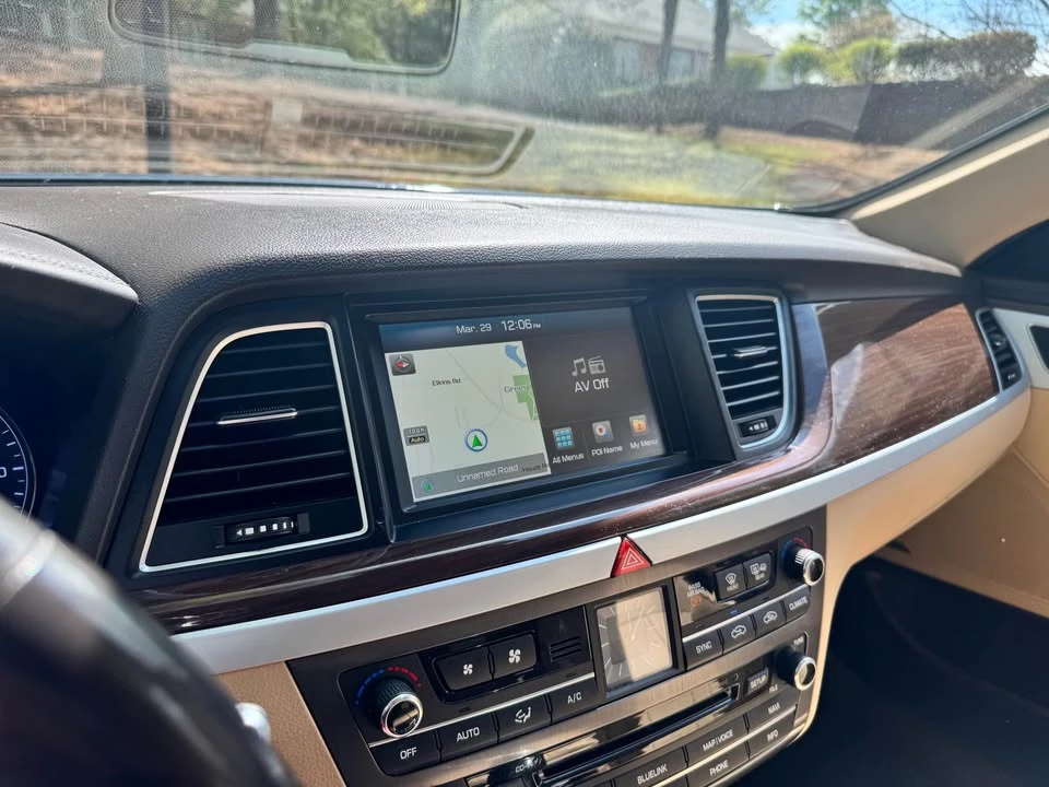 2015 Hyundai Genesis - Image 18 of 18