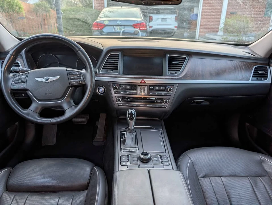 2015 Hyundai Genesis - Image 9 of 15