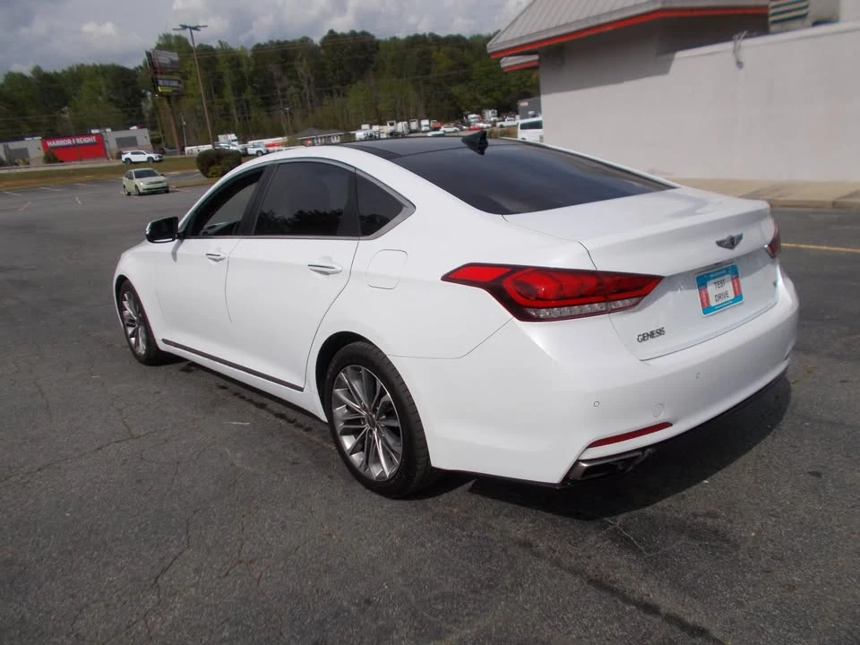 2015 Hyundai Genesis - Image 12 of 20