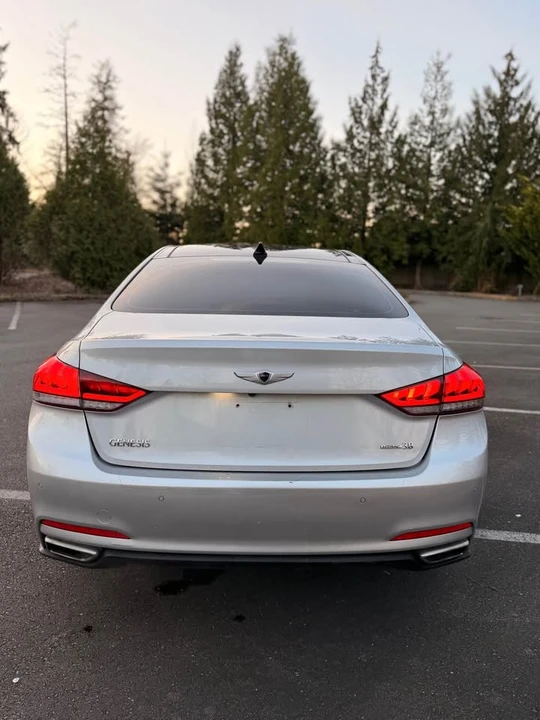 2015 Hyundai Genesis - Image 7 of 19