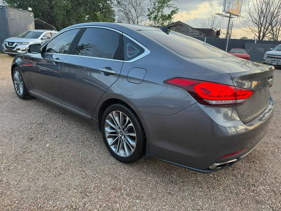 2015 Hyundai Genesis - Image 10 of 12