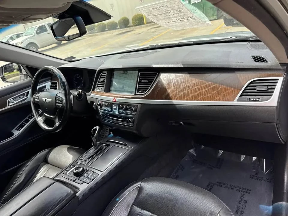 2015 Hyundai Genesis - Image 16 of 19