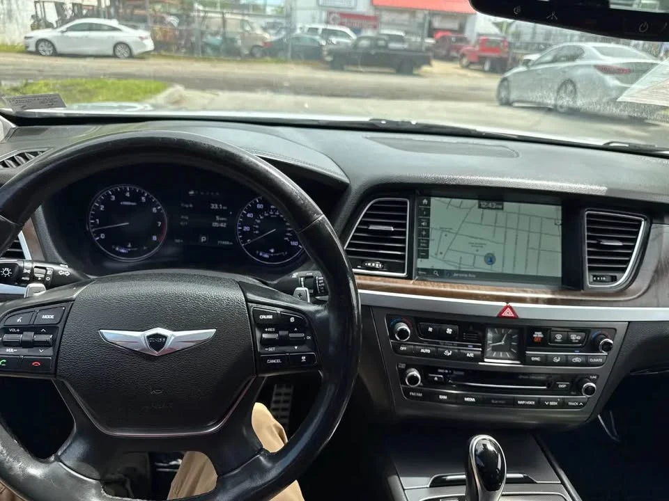 2015 Hyundai Genesis - Image 18 of 19