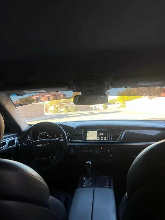 2015 Hyundai Genesis - Image 7 of 12