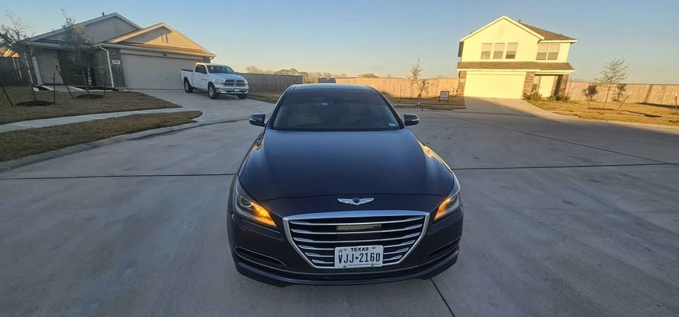2015 Hyundai Genesis - Image 12 of 18
