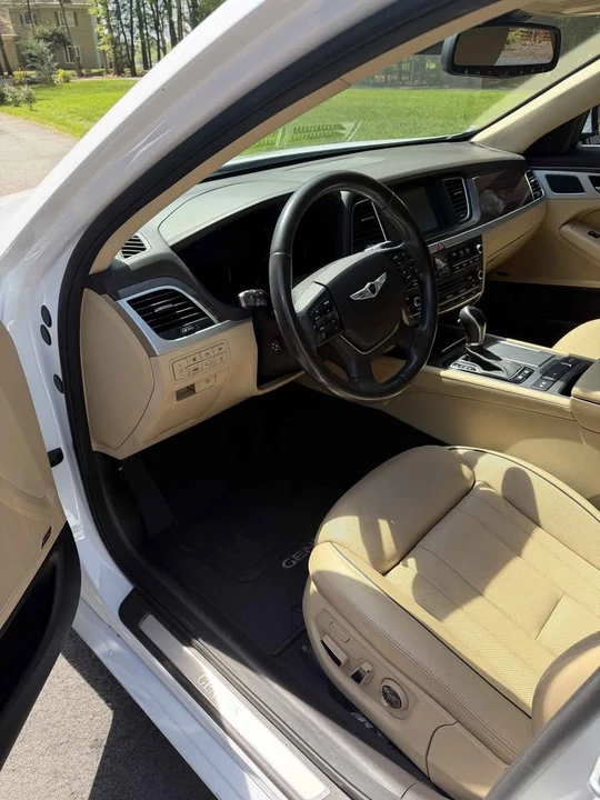 2015 Hyundai Genesis - Image 5 of 11