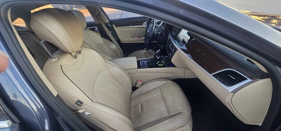 2015 Hyundai Genesis - Image 16 of 18