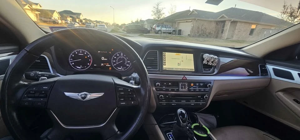 2015 Hyundai Genesis - Image 6 of 18