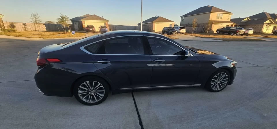 2015 Hyundai Genesis - Image 11 of 18