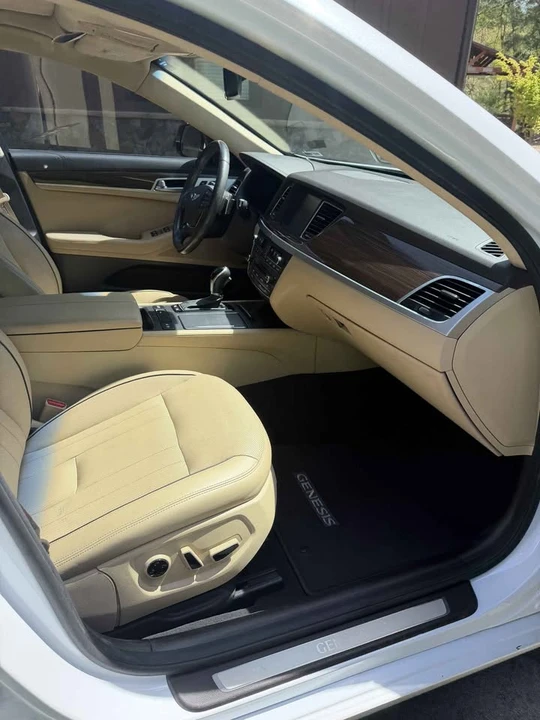 2015 Hyundai Genesis - Image 6 of 11