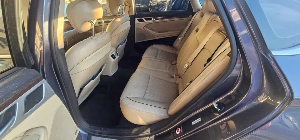 2015 Hyundai Genesis - Image 7 of 18