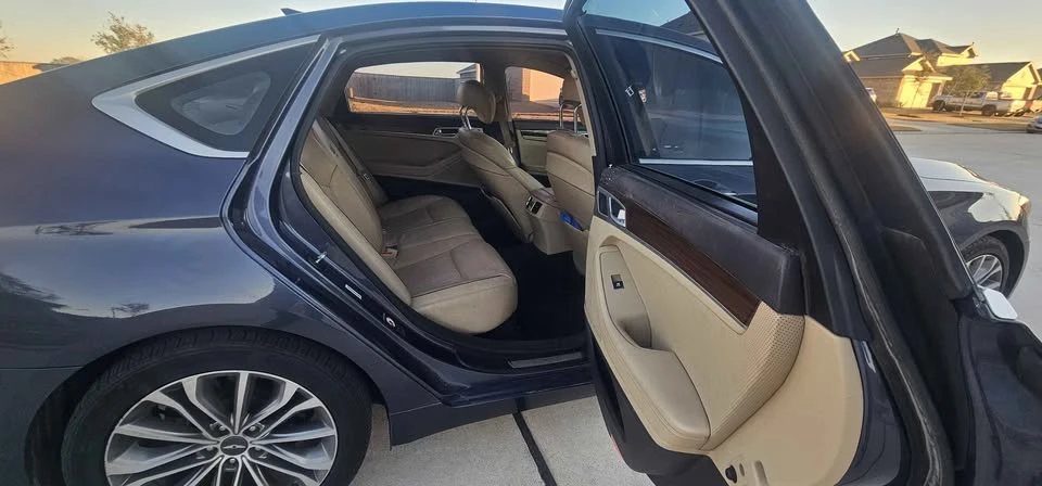 2015 Hyundai Genesis - Image 13 of 18