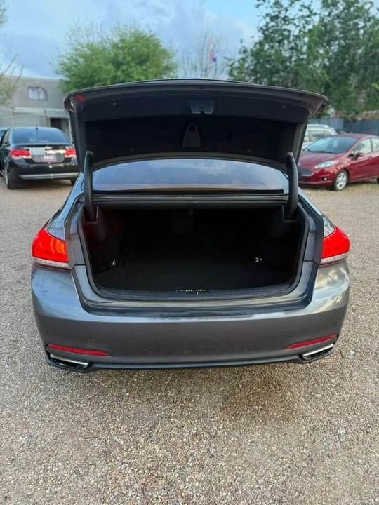 2015 Hyundai Genesis - Image 11 of 12
