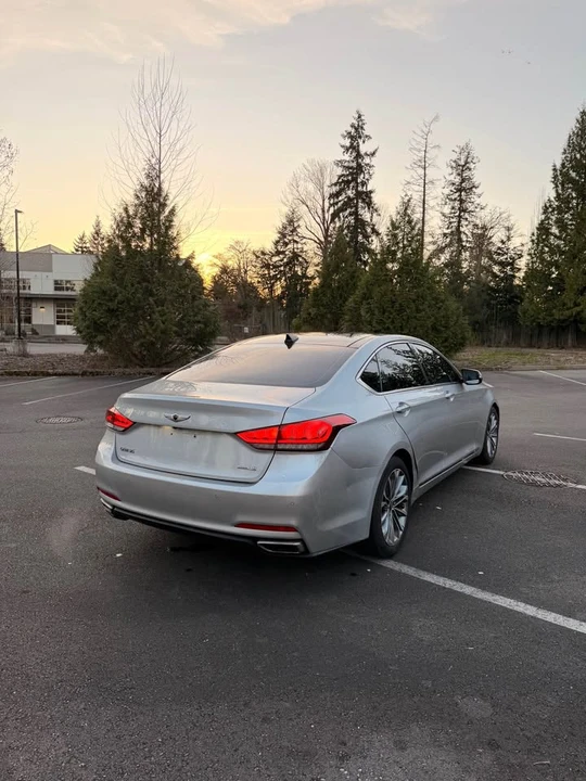 2015 Hyundai Genesis - Image 8 of 19