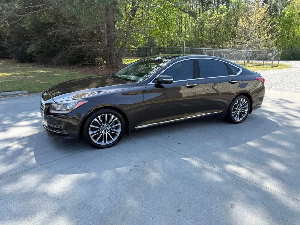 2015 Hyundai Genesis - Image 2 of 5