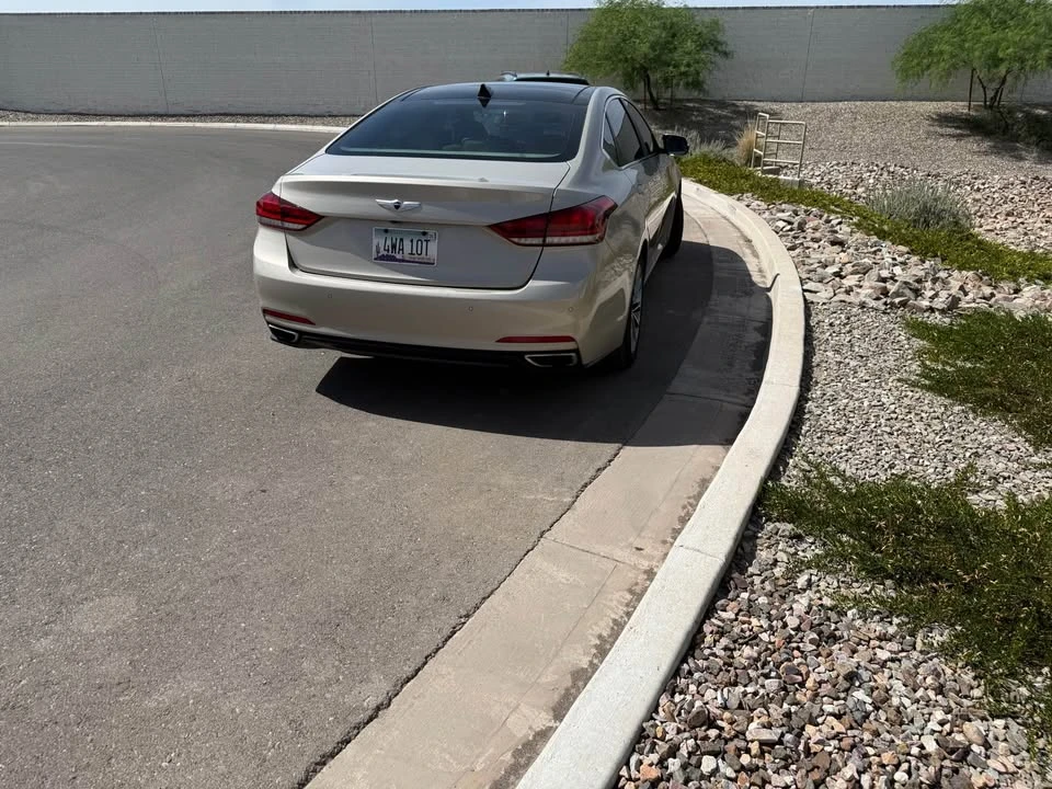 2015 Hyundai Genesis - Image 4 of 11