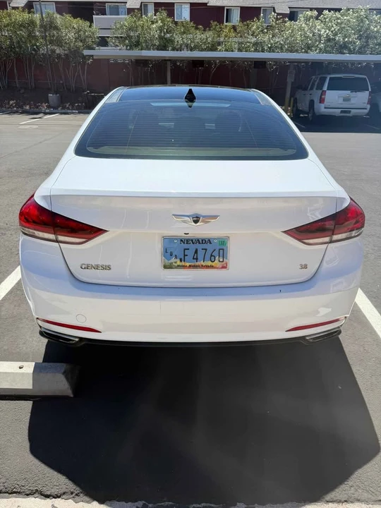 2015 Hyundai Genesis - Image 10 of 11