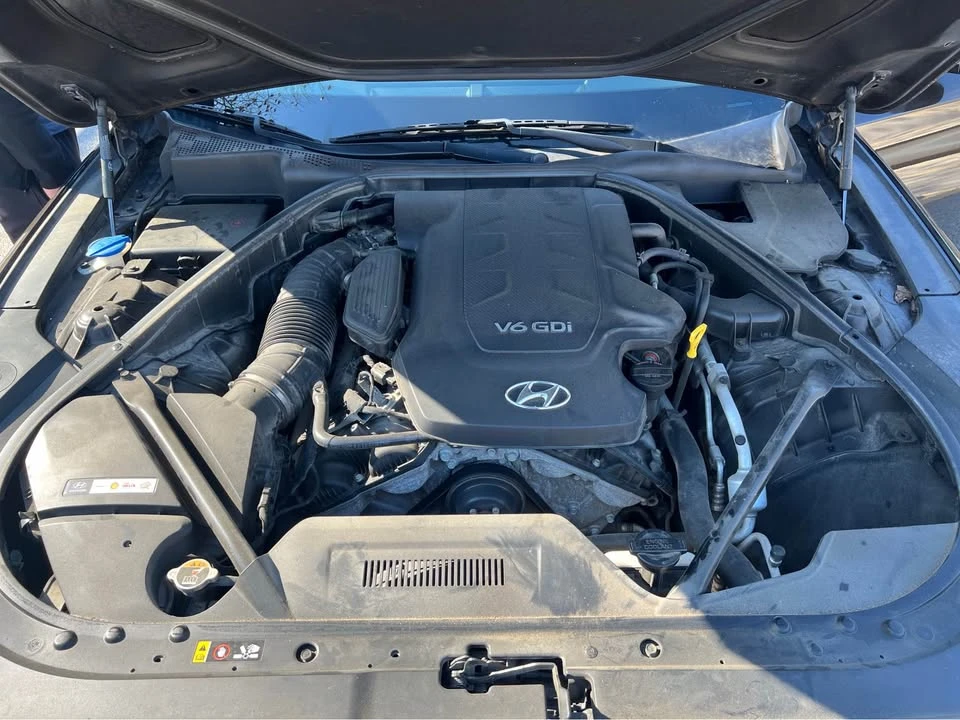 2015 Hyundai Genesis - Image 7 of 15