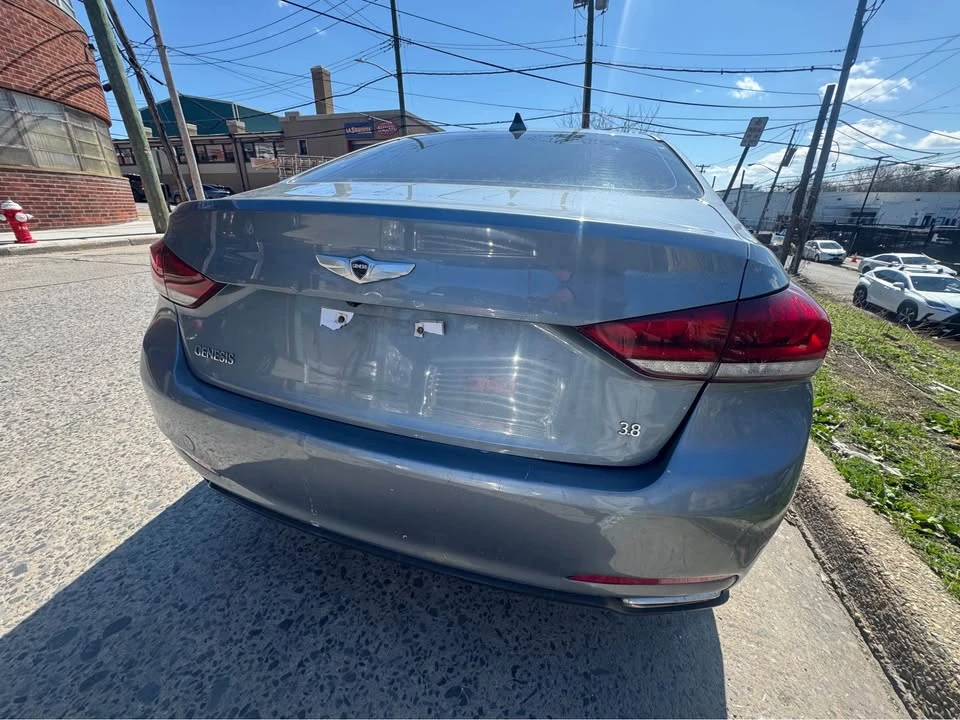 2015 Hyundai Genesis - Image 6 of 7