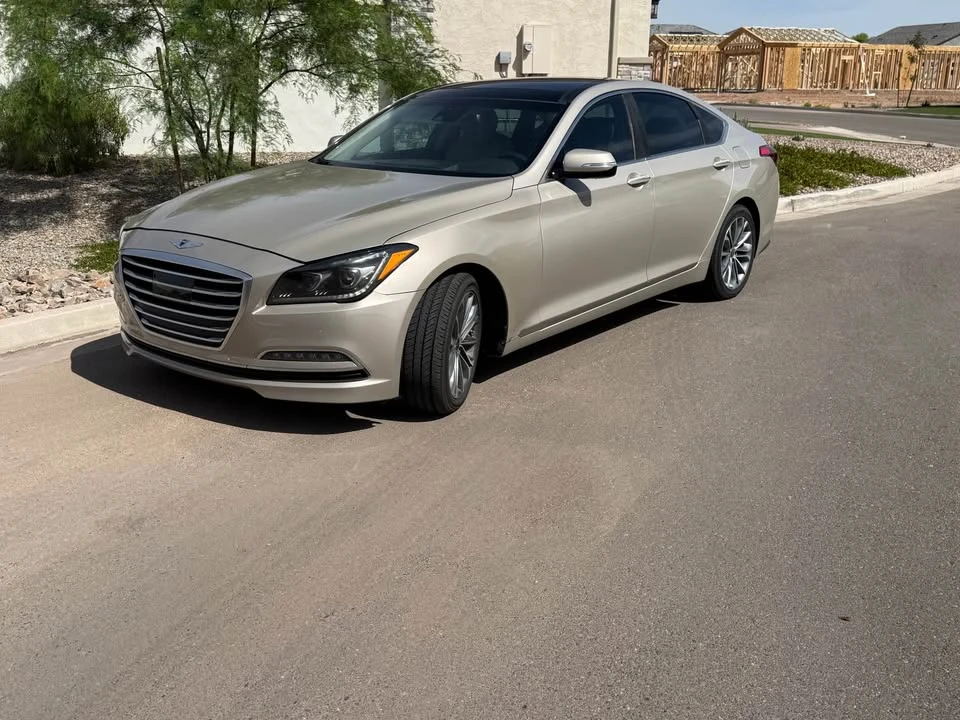 2015 Hyundai Genesis - Image 2 of 11