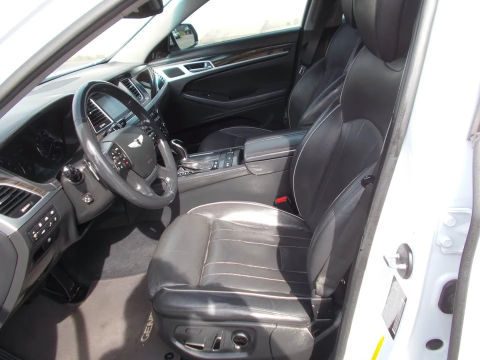 2015 Hyundai Genesis - Image 9 of 20