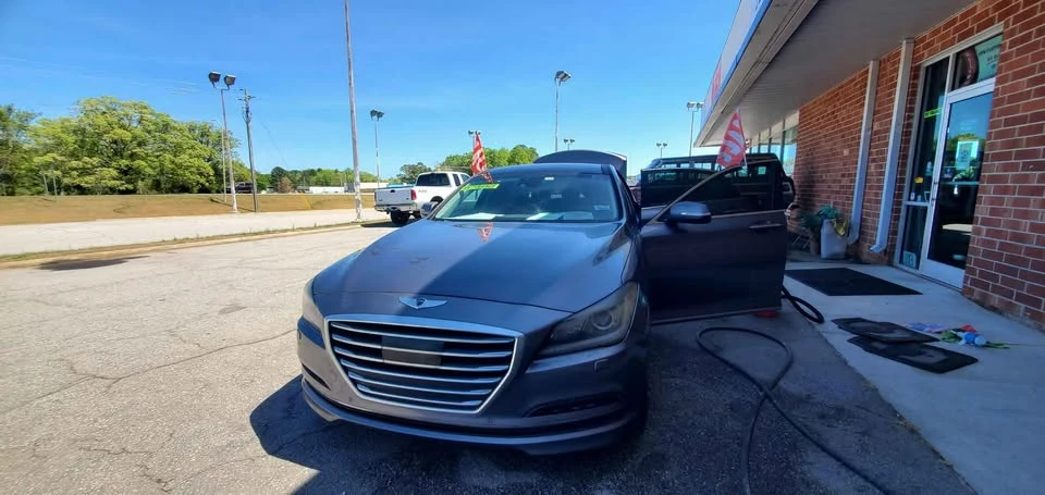 2015 Hyundai Genesis - Image 9 of 20
