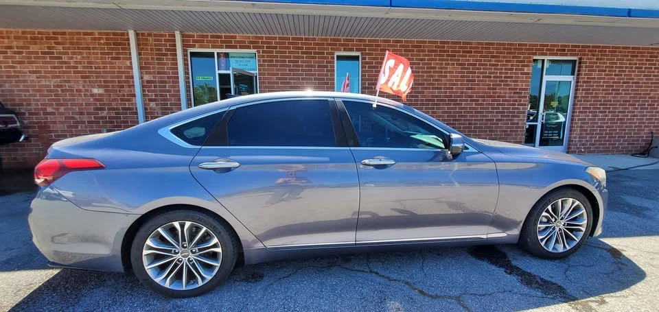 2015 Hyundai Genesis - Image 2 of 20