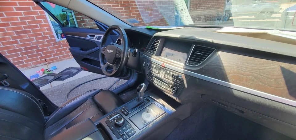 2015 Hyundai Genesis - Image 7 of 20