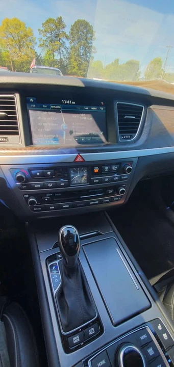 2015 Hyundai Genesis - Image 16 of 20