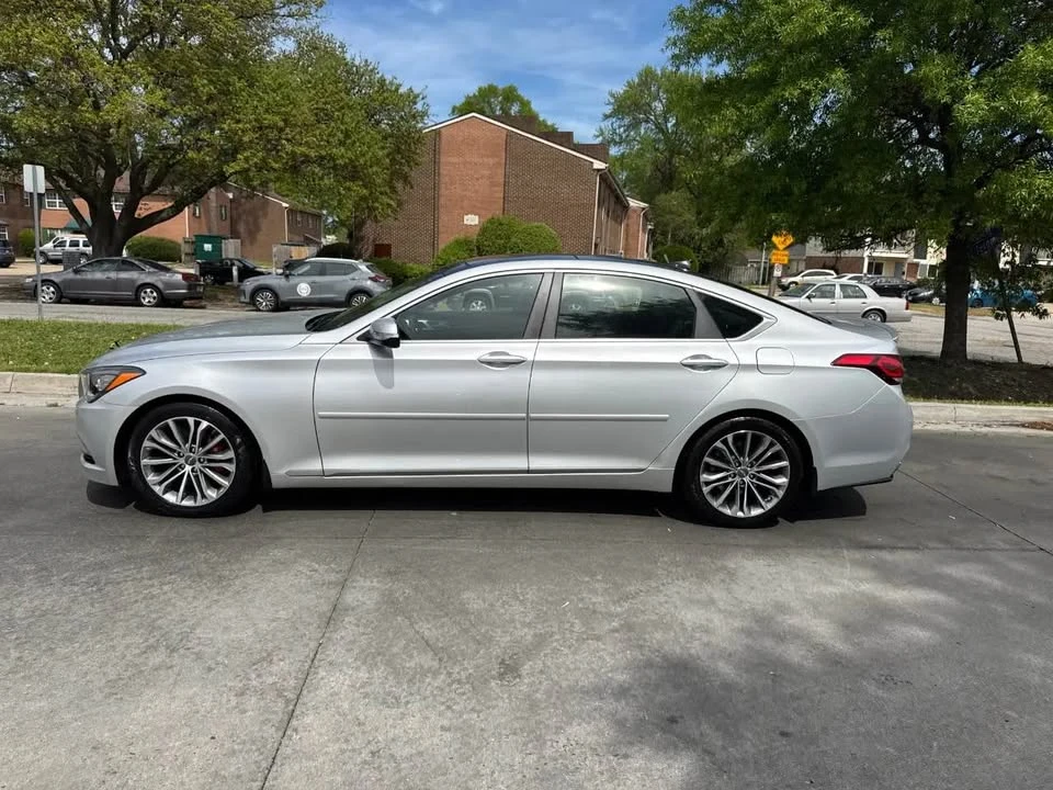 2015 Hyundai Genesis - Image 2 of 19