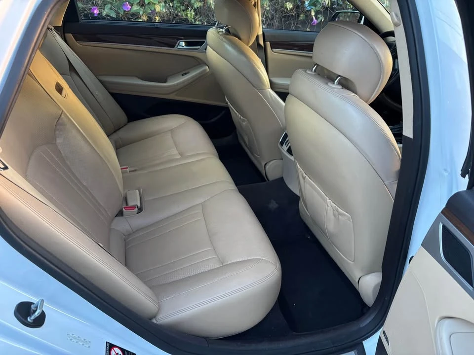 2015 Hyundai Genesis - Image 5 of 6