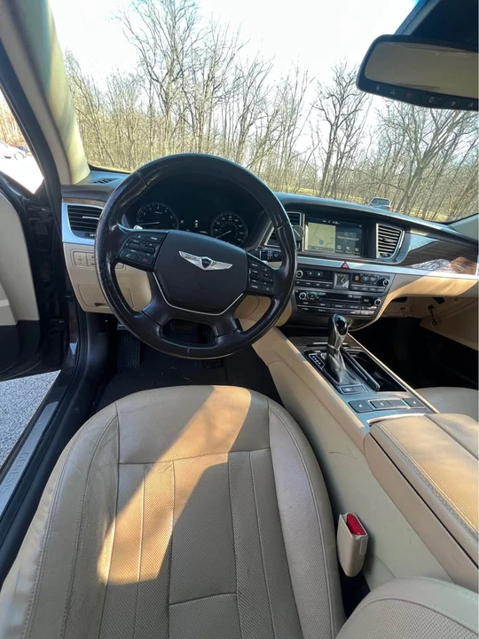 2015 Hyundai Genesis - Image 9 of 15