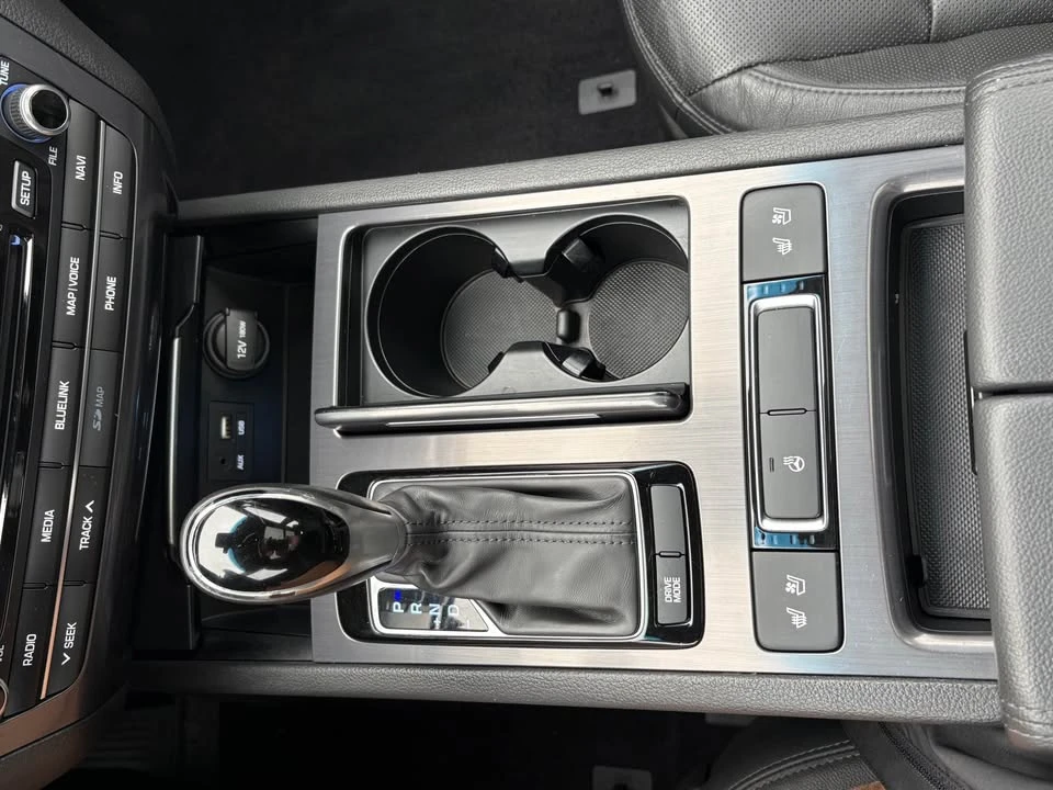 2015 Hyundai Genesis - Image 20 of 21