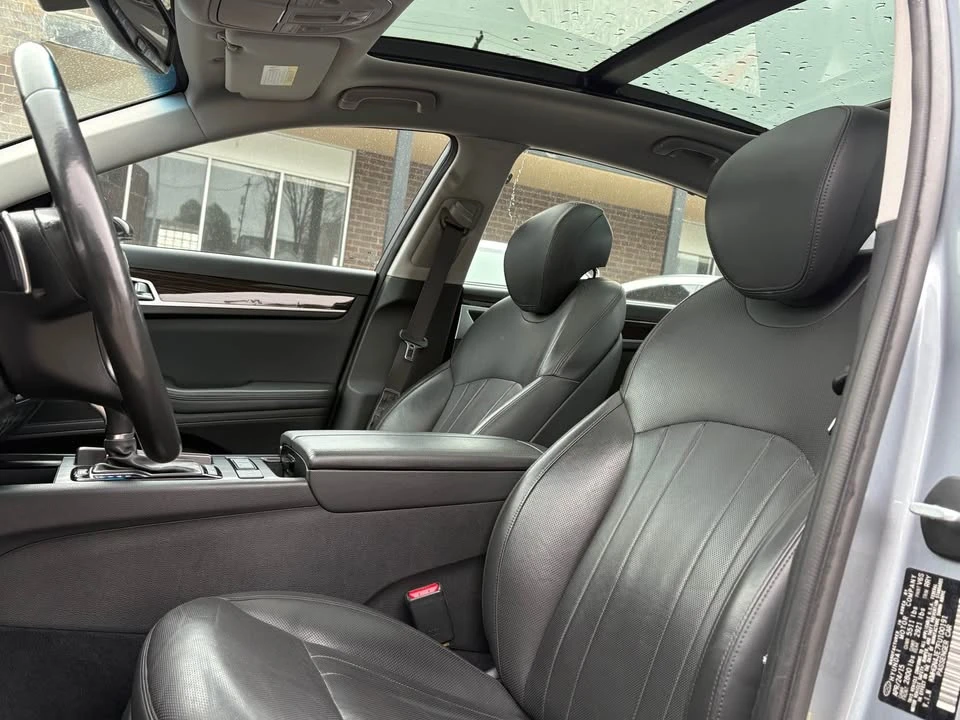 2015 Hyundai Genesis - Image 12 of 21