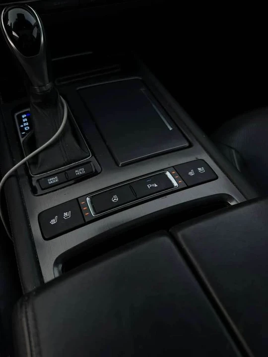 2015 Hyundai Genesis - Image 17 of 18