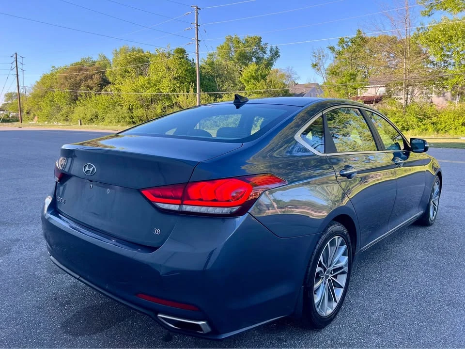 2015 Hyundai Genesis - Image 5 of 19
