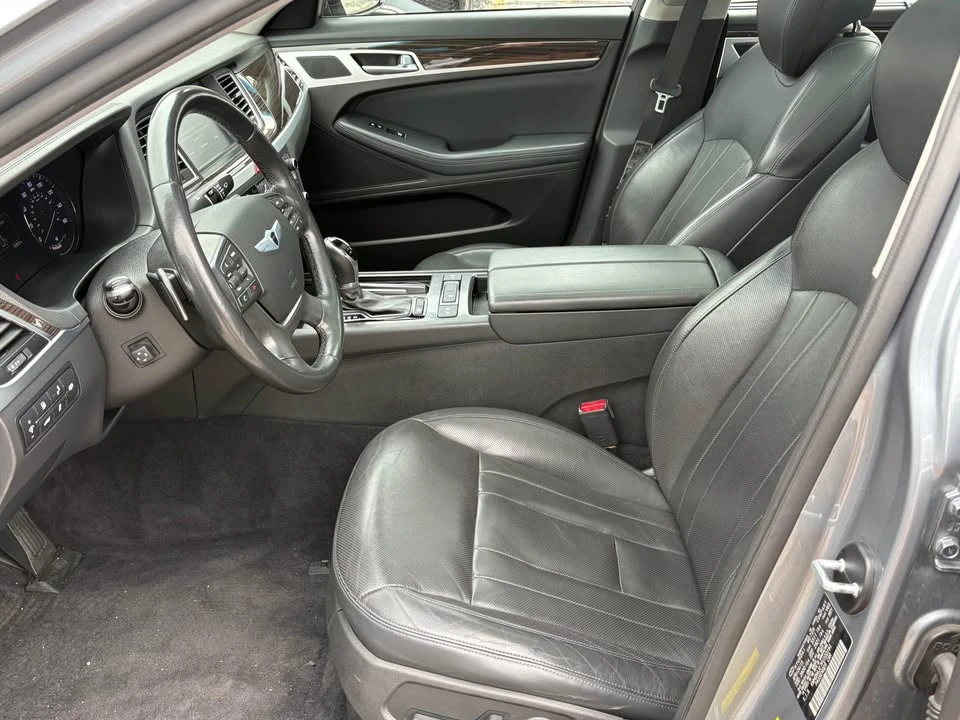 2015 Hyundai Genesis - Image 11 of 21