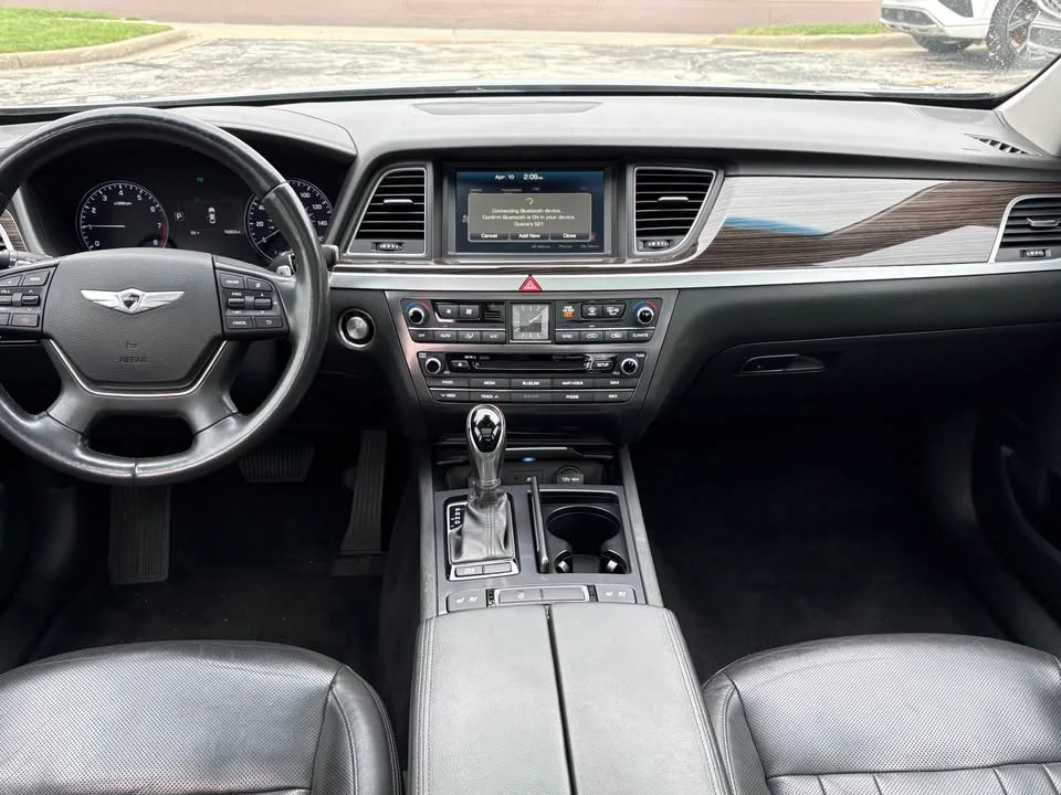 2015 Hyundai Genesis - Image 14 of 21