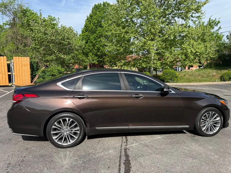2015 Hyundai Genesis - Image 9 of 16